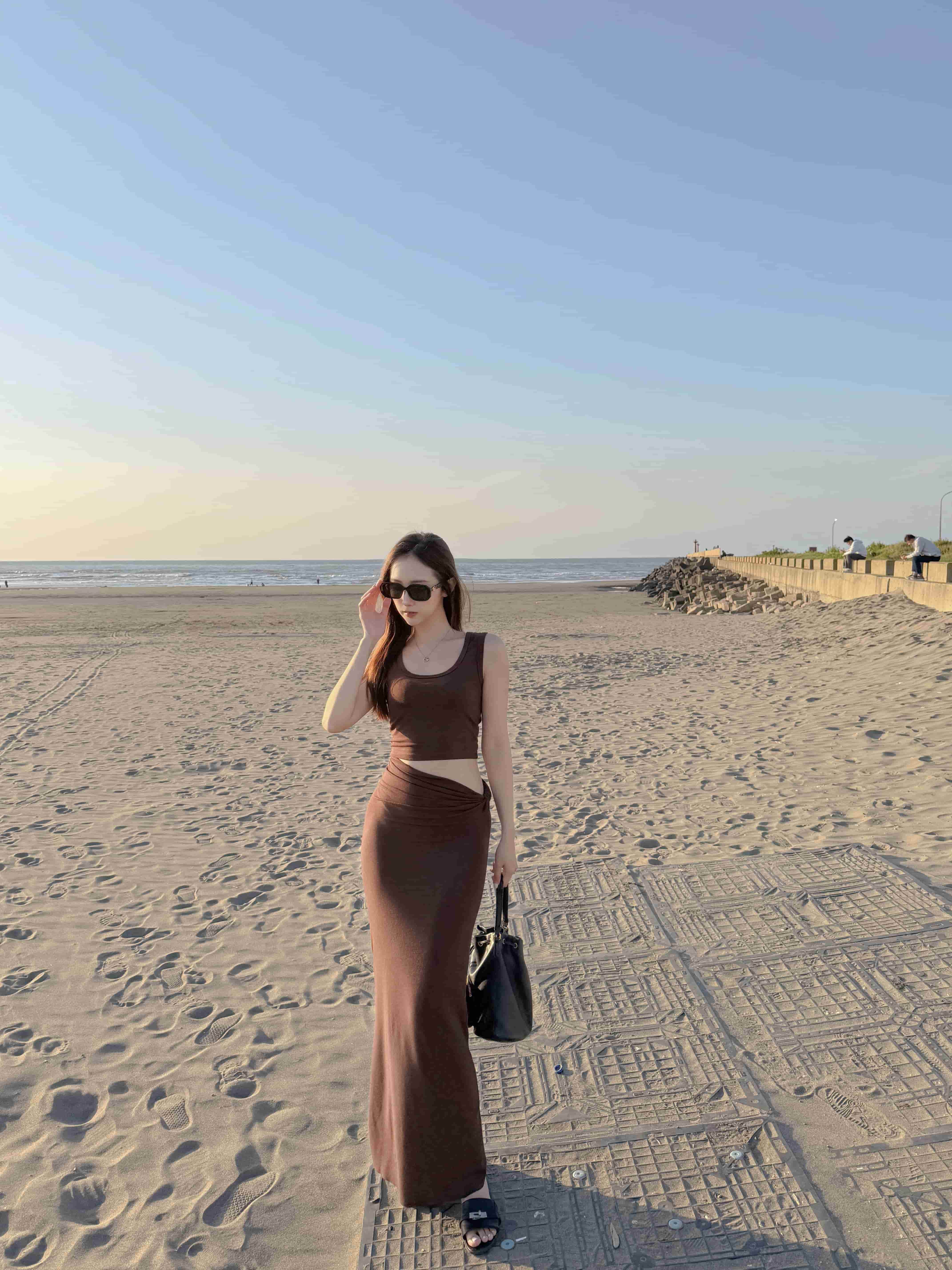 IMG_5371 {"ARInfo":{"IsUseAR":false},"Version":"1.0.0","MakeupInfo":{"IsUseMakeup":false},"FaceliftInfo":{"IsChangeEyeLift":false,"IsChangeFacelift":false,"IsChangePostureLift":false,"IsChangeNose":false,"IsChangeFaceChin":false,"IsChangeMouth":false,"IsChangeThinFace":true},"BeautyInfo":{"SwitchMedicatedAcne":false,"IsAIBeauty":false,"IsBrightEyes":false,"IsSharpen":false,"IsOldBeauty":false,"IsReduceBlackEyes":false},"HandlerInfo":{"AppName":2},"FilterInfo":{"IsUseFilter":false}}