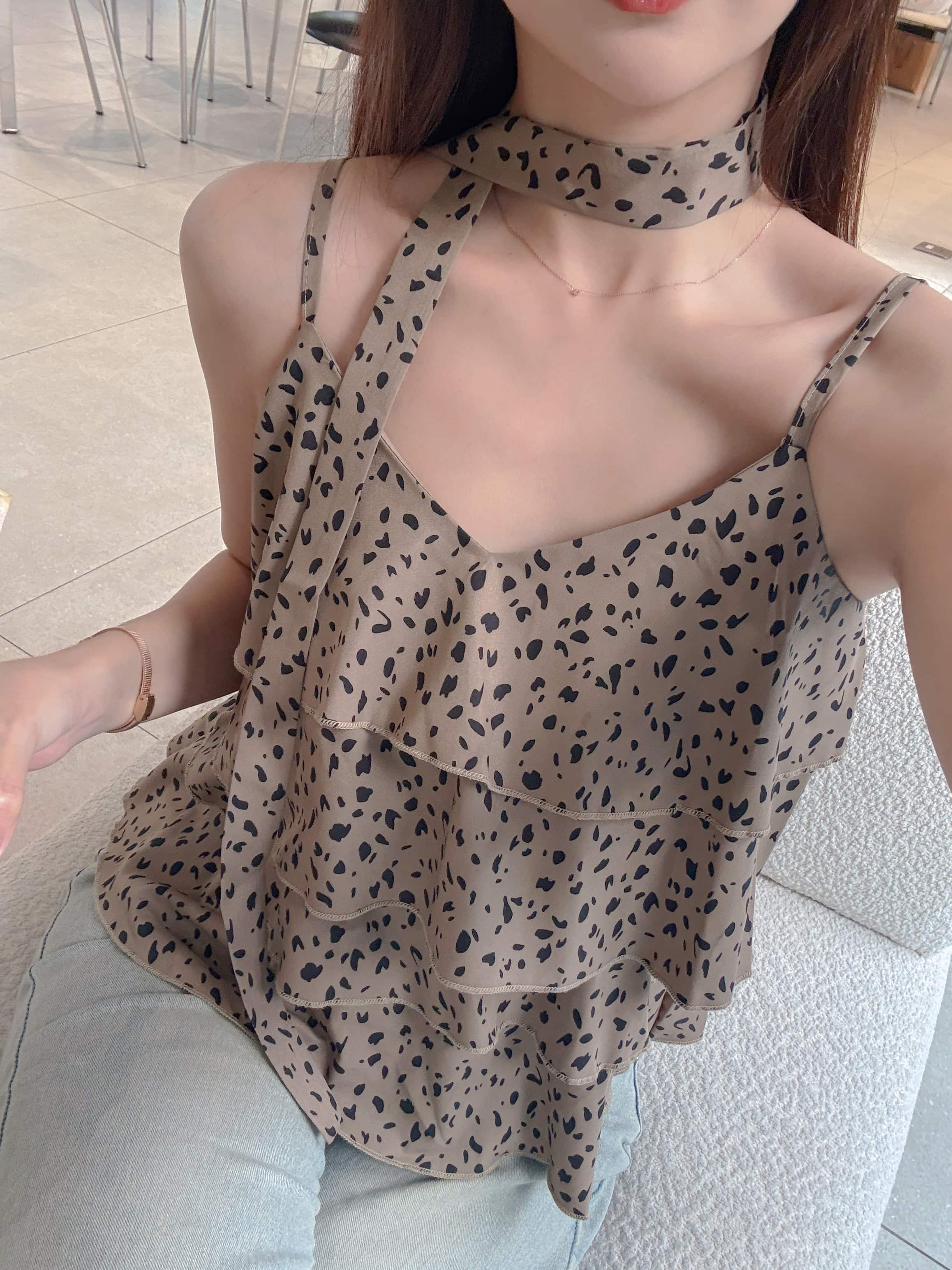 IMG_6239 {"ARInfo":{"IsUseAR":false},"Version":"1.0.0","MakeupInfo":{"IsUseMakeup":false},"FaceliftInfo":{"IsChangeEyeLift":false,"IsChangeFacelift":false,"IsChangePostureLift":false,"IsChangeNose":false,"IsChangeFaceChin":false,"IsChangeMouth":false,"IsChangeThinFace":true},"BeautyInfo":{"IsAIBeauty":false,"OldBeautyCount":1,"IsSharpen":false,"SwitchMedicatedAcne":false,"IsBrightEyes":false,"IsOldBeauty":false,"IsReduceBlackEyes":false},"HandlerInfo":{"AppName":2},"FilterInfo":{"IsUseFilter":false}}