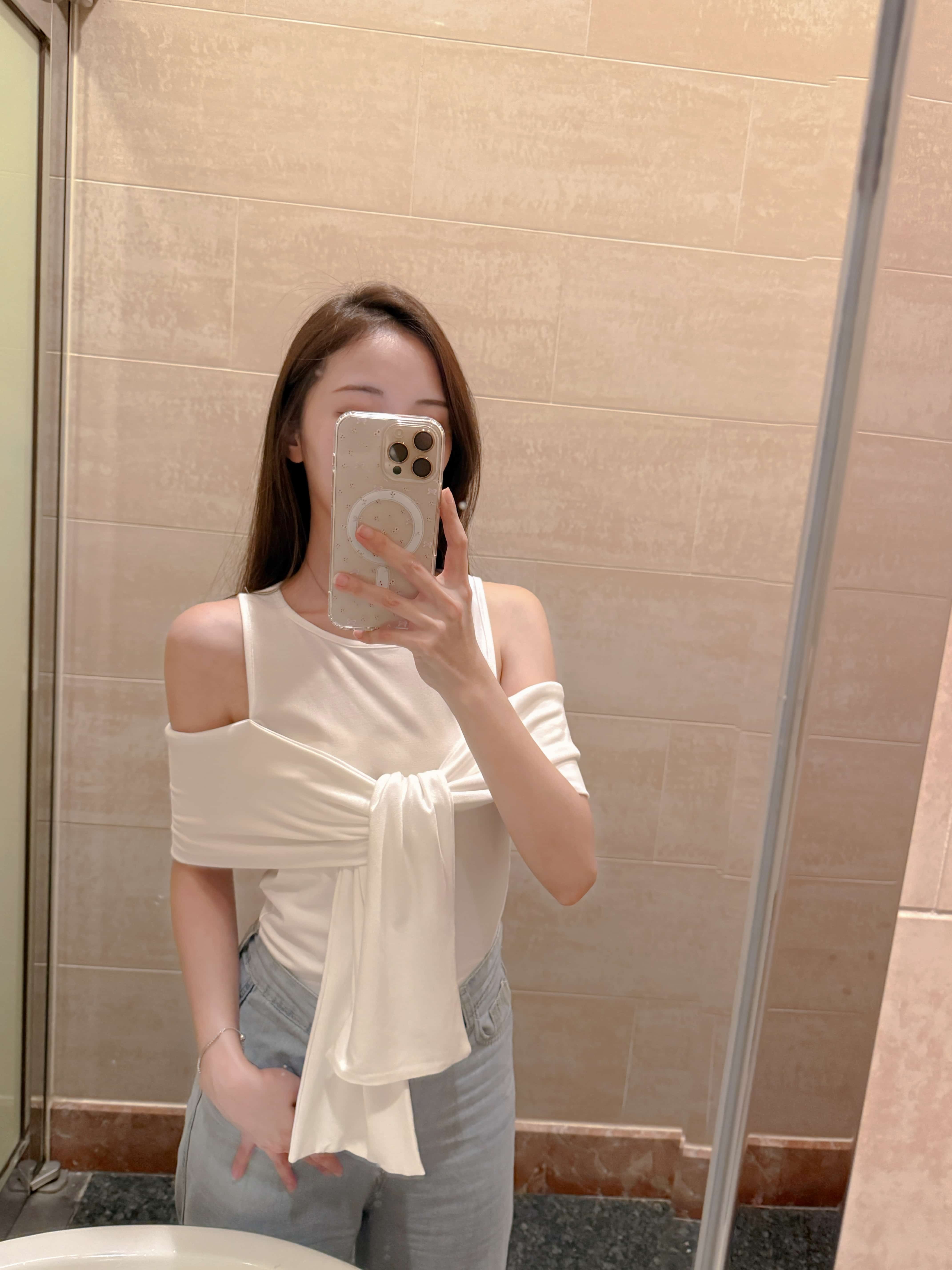IMG_2373 {"ARInfo":{"IsUseAR":false},"Version":"1.0.0","MakeupInfo":{"IsUseMakeup":false},"FaceliftInfo":{"IsChangeEyeLift":false,"IsChangeFacelift":false,"IsChangePostureLift":false,"IsChangeNose":false,"IsChangeFaceChin":false,"IsChangeMouth":false,"IsChangeThinFace":true},"BeautyInfo":{"SwitchMedicatedAcne":false,"IsAIBeauty":false,"IsBrightEyes":false,"IsSharpen":false,"IsOldBeauty":false,"IsReduceBlackEyes":false},"HandlerInfo":{"AppName":2},"FilterInfo":{"IsUseFilter":false}}