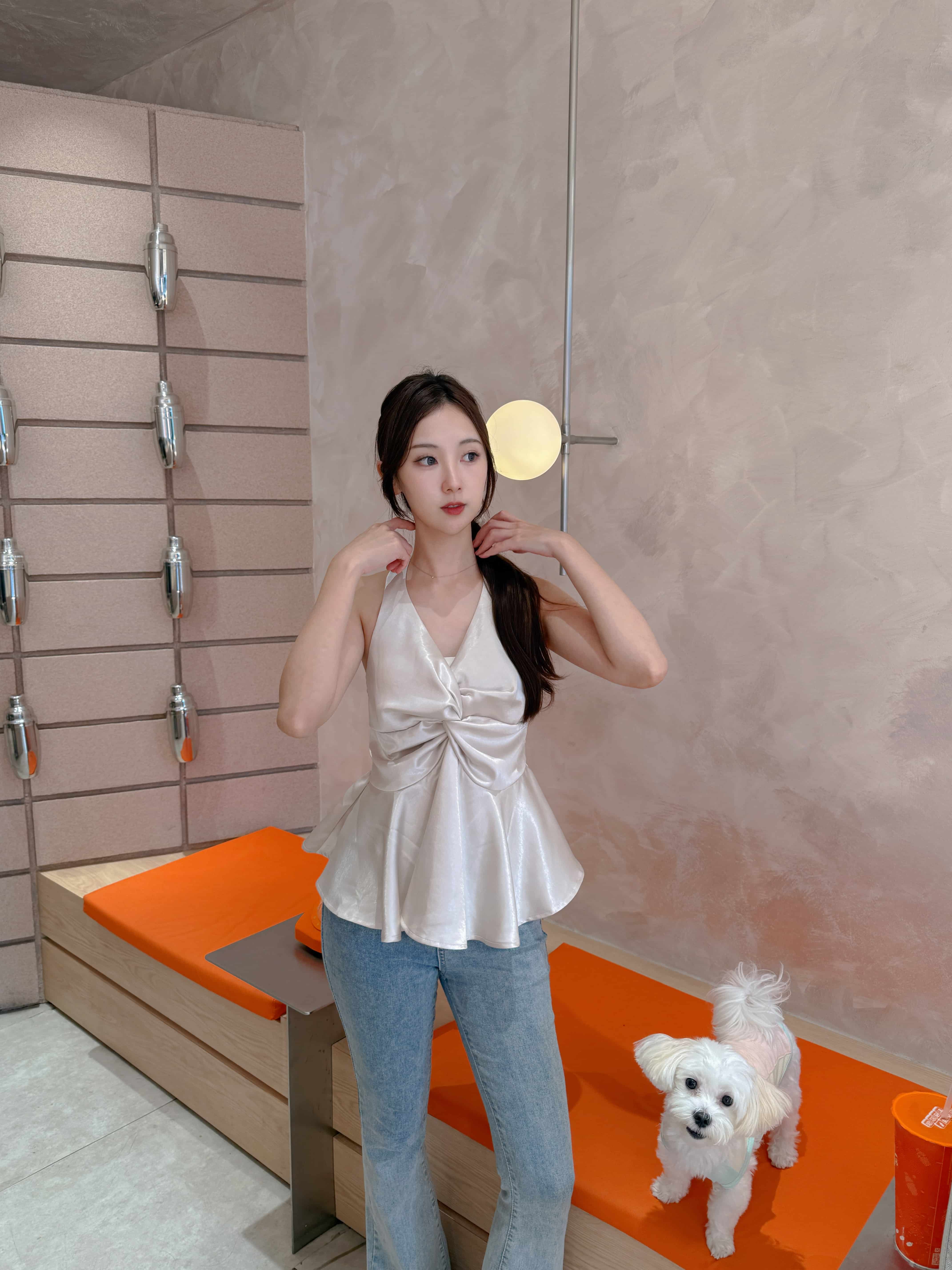 IMG_2484 {"ARInfo":{"IsUseAR":false},"Version":"1.0.0","MakeupInfo":{"IsUseMakeup":false},"FaceliftInfo":{"IsChangeEyeLift":false,"IsChangeFacelift":false,"IsChangePostureLift":false,"IsChangeNose":false,"IsChangeFaceChin":false,"IsChangeMouth":false,"IsChangeThinFace":true},"BeautyInfo":{"SwitchMedicatedAcne":false,"IsAIBeauty":false,"IsBrightEyes":false,"IsSharpen":false,"IsOldBeauty":false,"IsReduceBlackEyes":false},"HandlerInfo":{"AppName":2},"FilterInfo":{"IsUseFilter":false}}