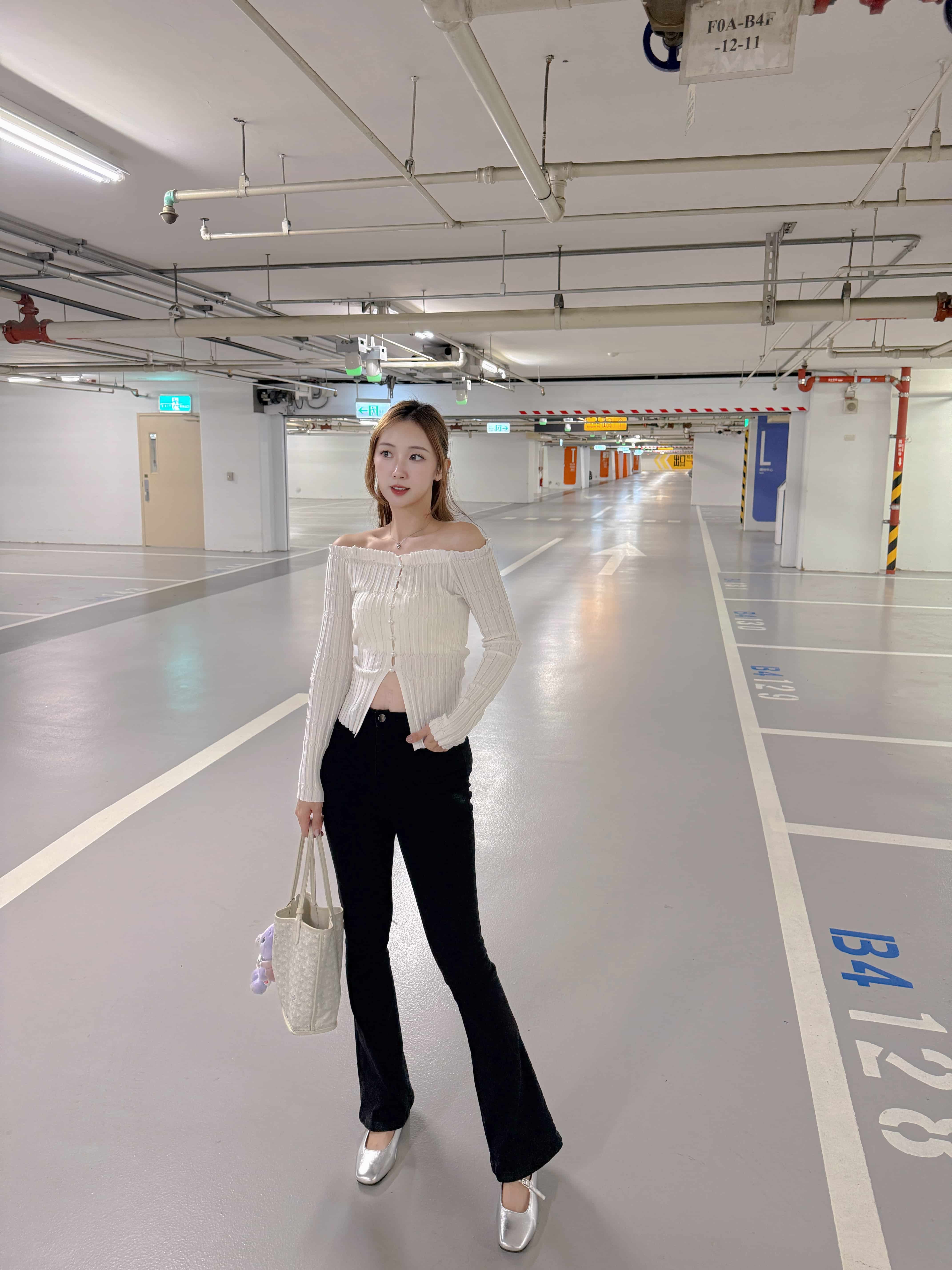 IMG_6796 {"ARInfo":{"IsUseAR":false},"Version":"1.0.0","MakeupInfo":{"IsUseMakeup":false},"FaceliftInfo":{"IsChangeEyeLift":false,"IsChangeFacelift":false,"IsChangePostureLift":false,"IsChangeNose":false,"IsChangeFaceChin":false,"IsChangeMouth":false,"IsChangeThinFace":true},"BeautyInfo":{"SwitchMedicatedAcne":false,"IsAIBeauty":false,"IsBrightEyes":false,"IsSharpen":false,"IsOldBeauty":false,"IsReduceBlackEyes":false},"HandlerInfo":{"AppName":2},"FilterInfo":{"IsUseFilter":false}}