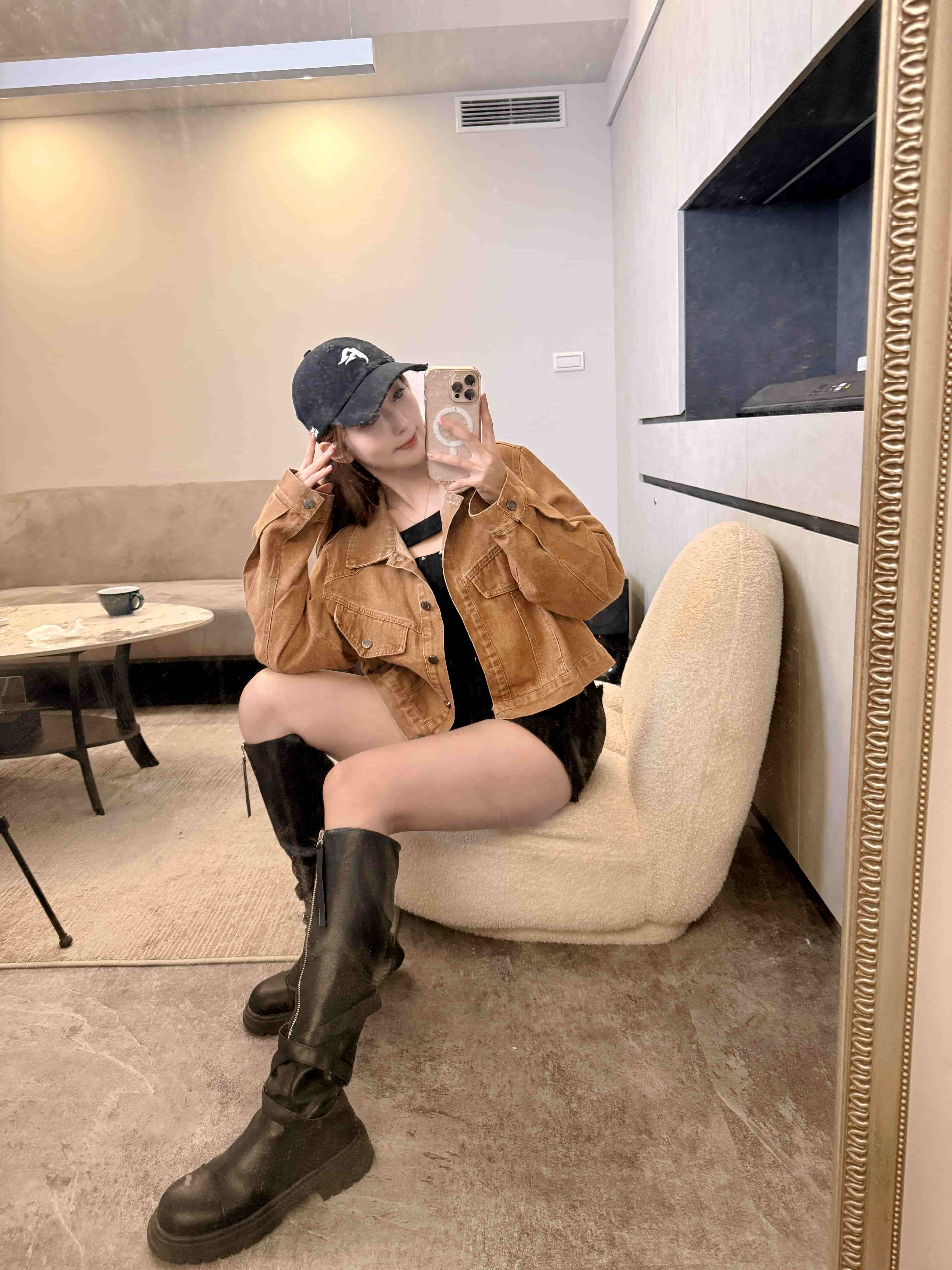 {"ARInfo":{"IsUseAR":false},"Version":"1.0.0","MakeupInfo":{"IsUseMakeup":false},"FaceliftInfo":{"IsChangeEyeLift":false,"IsChangeFacelift":false,"IsChangePostureLift":false,"IsChangeNose":false,"IsChangeFaceChin":false,"IsChangeMouth":false,"IsChangeThinFace":true},"BeautyInfo":{"IsAIBeauty":false,"OldBeautyCount":1,"IsSharpen":false,"SwitchMedicatedAcne":false,"IsBrightEyes":false,"IsOldBeauty":false,"IsReduceBlackEyes":false},"HandlerInfo":{"AppName":2},"FilterInfo":{"IsUseFilter":false}}