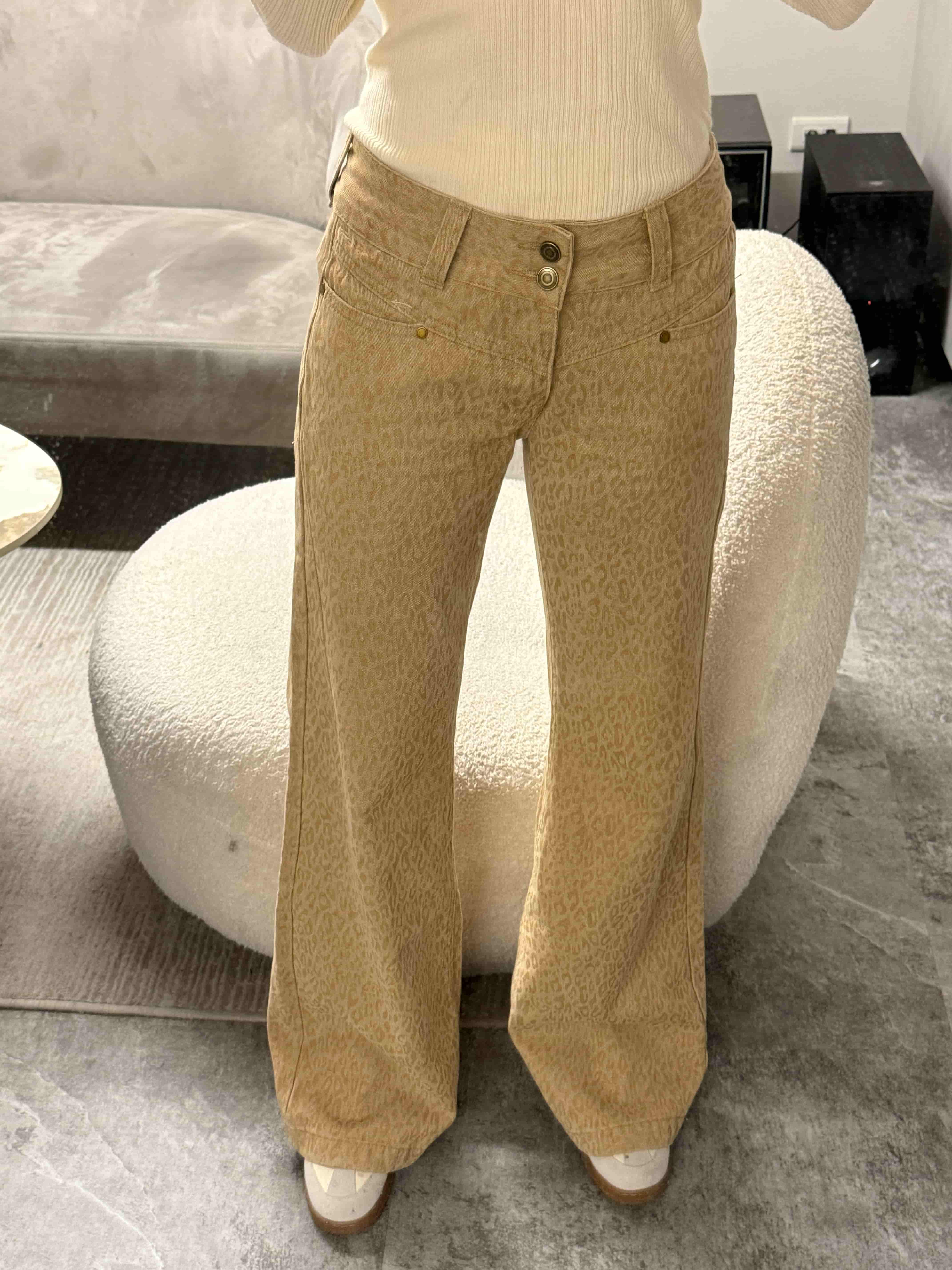 {"ARInfo":{"IsUseAR":false},"Version":"1.0.0","MakeupInfo":{"IsUseMakeup":false},"FaceliftInfo":{"IsChangeEyeLift":false,"IsChangeFacelift":false,"IsChangePostureLift":false,"IsChangeNose":false,"IsChangeFaceChin":false,"IsChangeMouth":false,"IsChangeThinFace":true},"BeautyInfo":{"SwitchMedicatedAcne":false,"IsAIBeauty":false,"IsBrightEyes":false,"IsSharpen":false,"IsOldBeauty":false,"IsReduceBlackEyes":false},"HandlerInfo":{"AppName":2},"FilterInfo":{"IsUseFilter":false}}