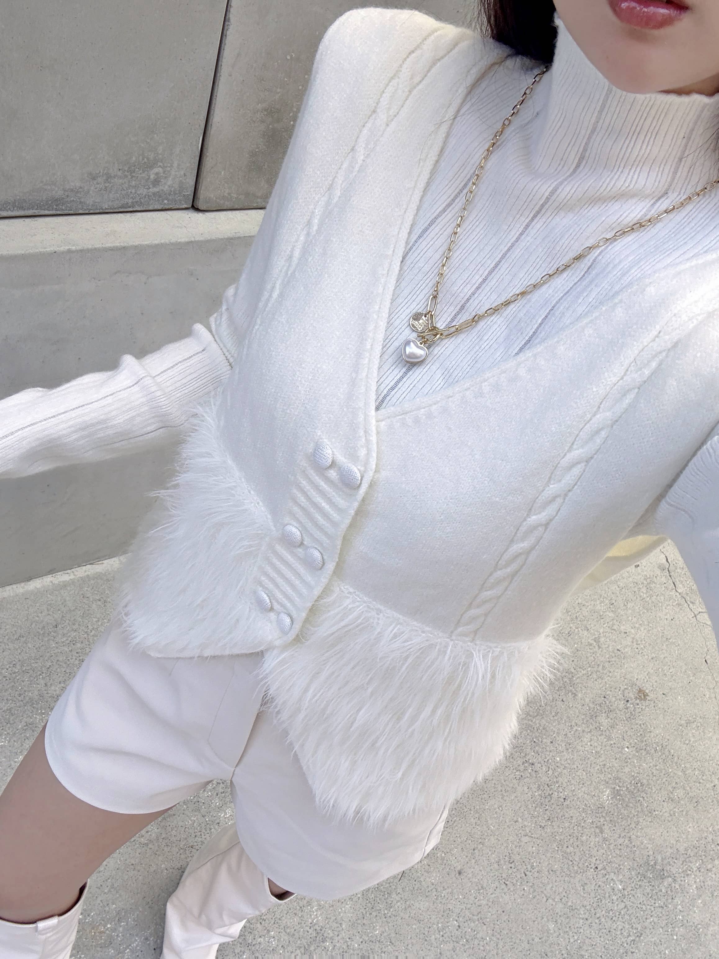 {"ARInfo":{"IsUseAR":false},"Version":"1.0.0","MakeupInfo":{"IsUseMakeup":false},"FaceliftInfo":{"IsChangeEyeLift":false,"IsChangeFacelift":false,"IsChangePostureLift":false,"IsChangeNose":false,"IsChangeFaceChin":false,"IsChangeMouth":false,"IsChangeThinFace":true},"BeautyInfo":{"SwitchMedicatedAcne":false,"IsAIBeauty":false,"IsBrightEyes":false,"IsSharpen":false,"IsOldBeauty":false,"IsReduceBlackEyes":false},"HandlerInfo":{"AppName":2},"FilterInfo":{"IsUseFilter":false}}