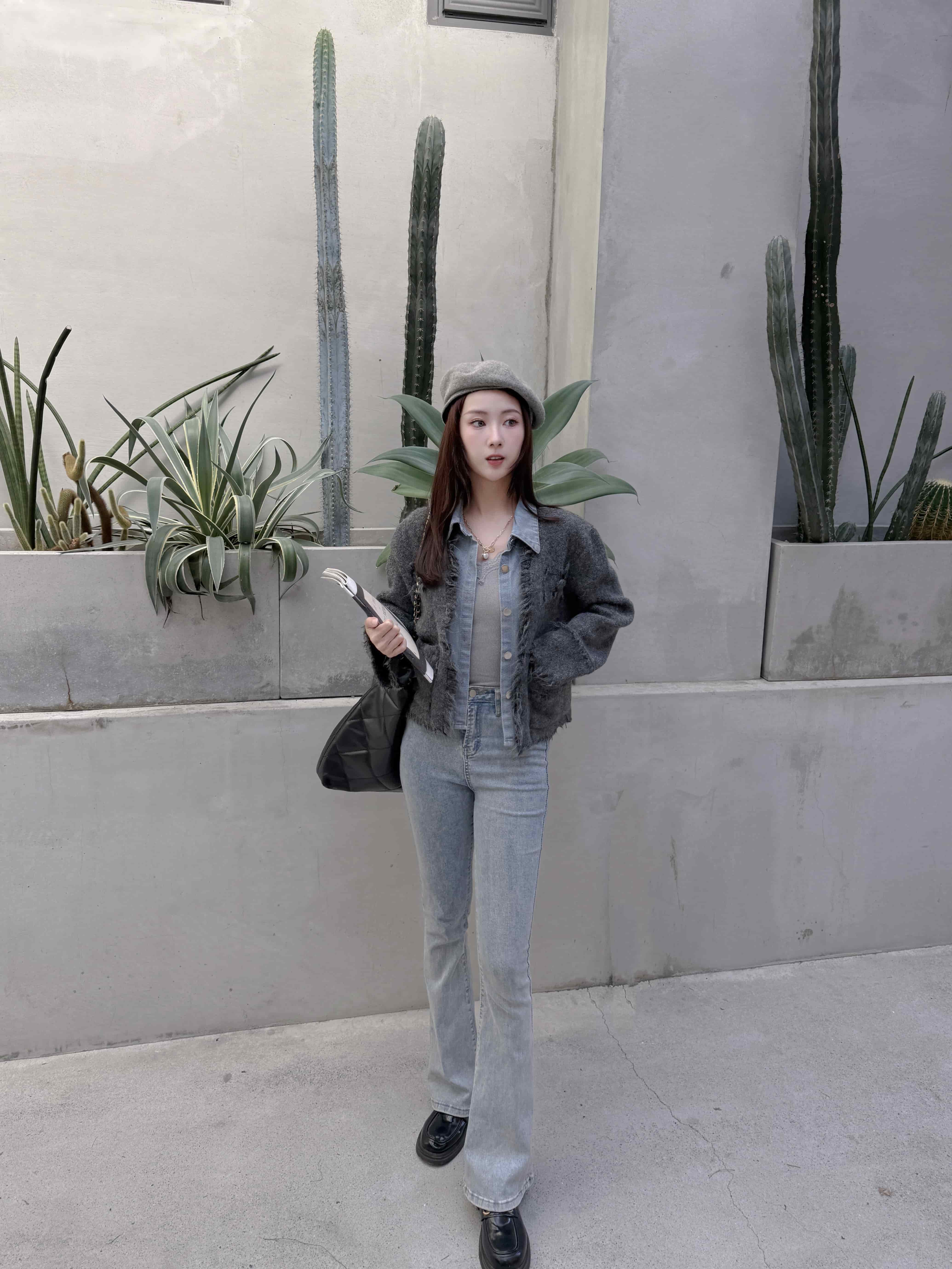 {"ARInfo":{"IsUseAR":false},"Version":"1.0.0","MakeupInfo":{"IsUseMakeup":false},"FaceliftInfo":{"IsChangeEyeLift":false,"IsChangeFacelift":false,"IsChangePostureLift":false,"IsChangeNose":false,"IsChangeFaceChin":false,"IsChangeMouth":false,"IsChangeThinFace":false},"BeautyInfo":{"SwitchMedicatedAcne":false,"IsAIBeauty":false,"IsBrightEyes":false,"IsSharpen":false,"IsOldBeauty":false,"IsReduceBlackEyes":false},"HandlerInfo":{"AppName":2},"FilterInfo":{"IsUseFilter":false}}