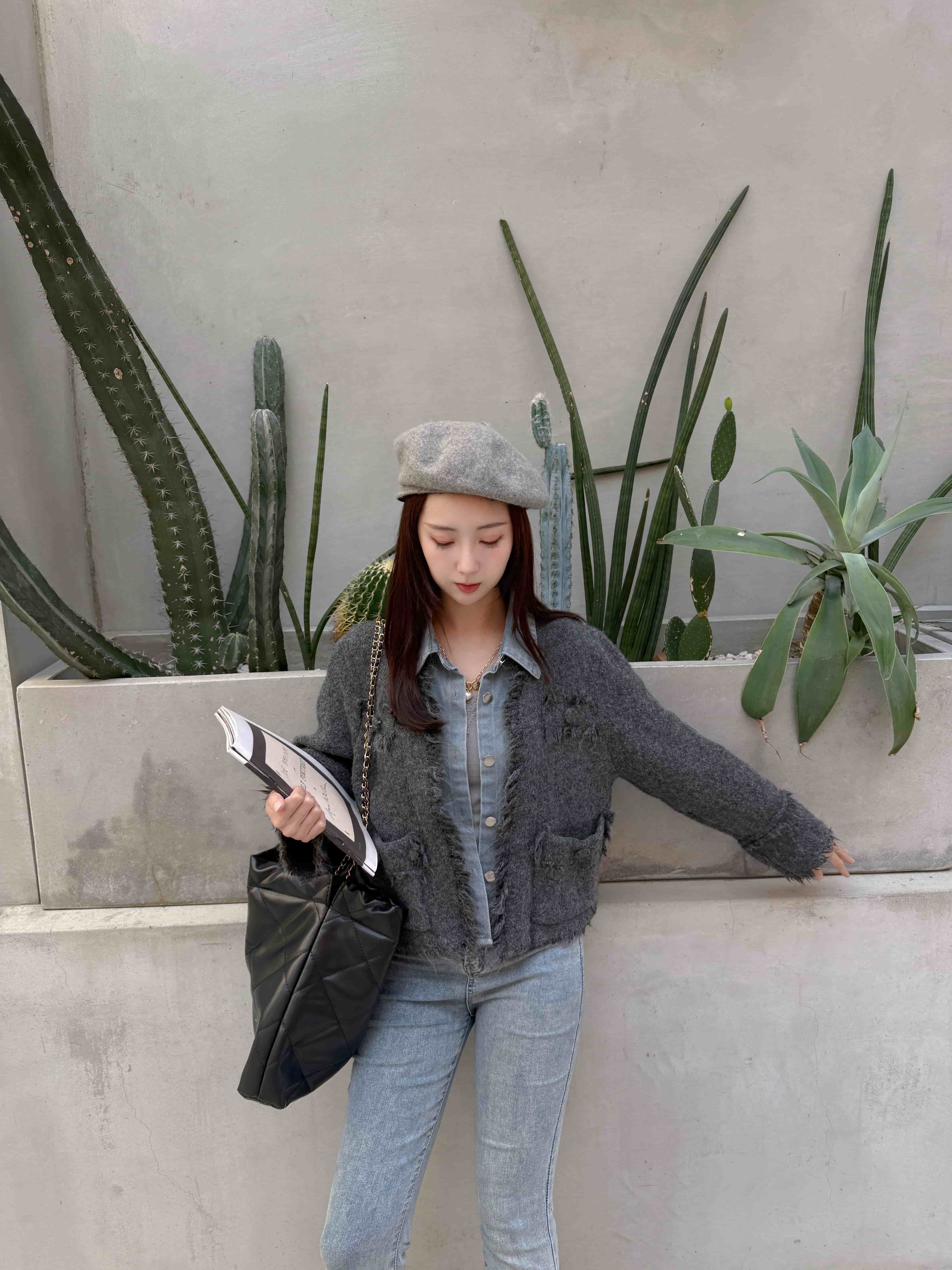 {"ARInfo":{"IsUseAR":false},"Version":"1.0.0","MakeupInfo":{"IsUseMakeup":false},"FaceliftInfo":{"IsChangeEyeLift":false,"IsChangeFacelift":false,"IsChangePostureLift":false,"IsChangeNose":false,"IsChangeFaceChin":false,"IsChangeMouth":false,"IsChangeThinFace":true},"BeautyInfo":{"IsAIBeauty":false,"OldBeautyCount":1,"IsSharpen":false,"SwitchMedicatedAcne":false,"IsBrightEyes":false,"IsOldBeauty":false,"IsReduceBlackEyes":false},"HandlerInfo":{"AppName":2},"FilterInfo":{"IsUseFilter":false}}