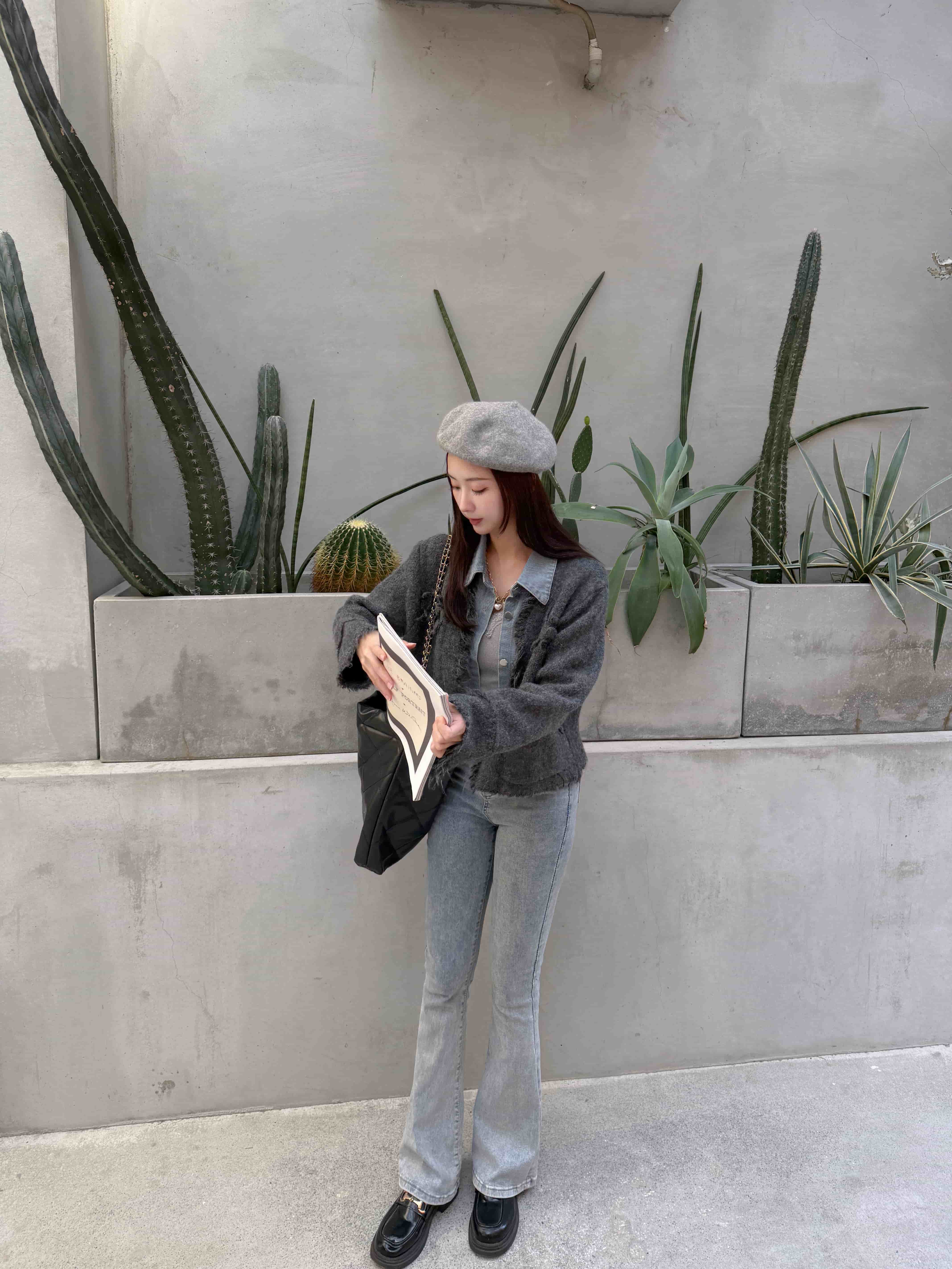 {"ARInfo":{"IsUseAR":false},"Version":"1.0.0","MakeupInfo":{"IsUseMakeup":false},"FaceliftInfo":{"IsChangeEyeLift":false,"IsChangeFacelift":false,"IsChangePostureLift":false,"IsChangeNose":false,"IsChangeFaceChin":false,"IsChangeMouth":false,"IsChangeThinFace":true},"BeautyInfo":{"SwitchMedicatedAcne":false,"IsAIBeauty":false,"IsBrightEyes":false,"IsSharpen":false,"IsOldBeauty":false,"IsReduceBlackEyes":false},"HandlerInfo":{"AppName":2},"FilterInfo":{"IsUseFilter":false}}