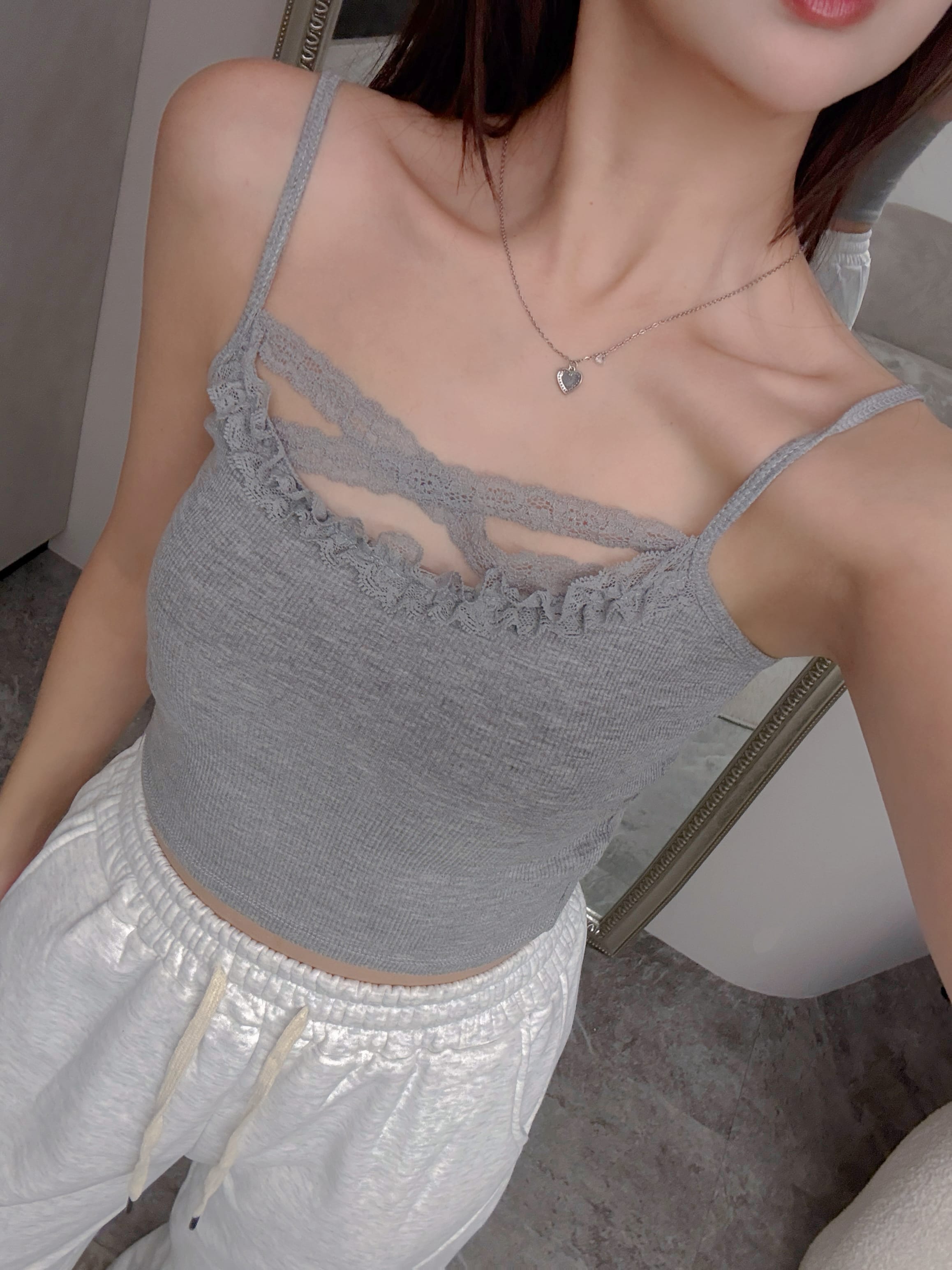 {"ARInfo":{"IsUseAR":false},"Version":"1.0.0","MakeupInfo":{"IsUseMakeup":false},"FaceliftInfo":{"IsChangeEyeLift":false,"IsChangeFacelift":false,"IsChangePostureLift":false,"IsChangeNose":false,"IsChangeFaceChin":false,"IsChangeMouth":false,"IsChangeThinFace":true},"BeautyInfo":{"IsAIBeauty":false,"OldBeautyCount":1,"IsSharpen":false,"SwitchMedicatedAcne":false,"IsBrightEyes":false,"IsOldBeauty":false,"IsReduceBlackEyes":false},"HandlerInfo":{"AppName":2},"FilterInfo":{"IsUseFilter":false}}