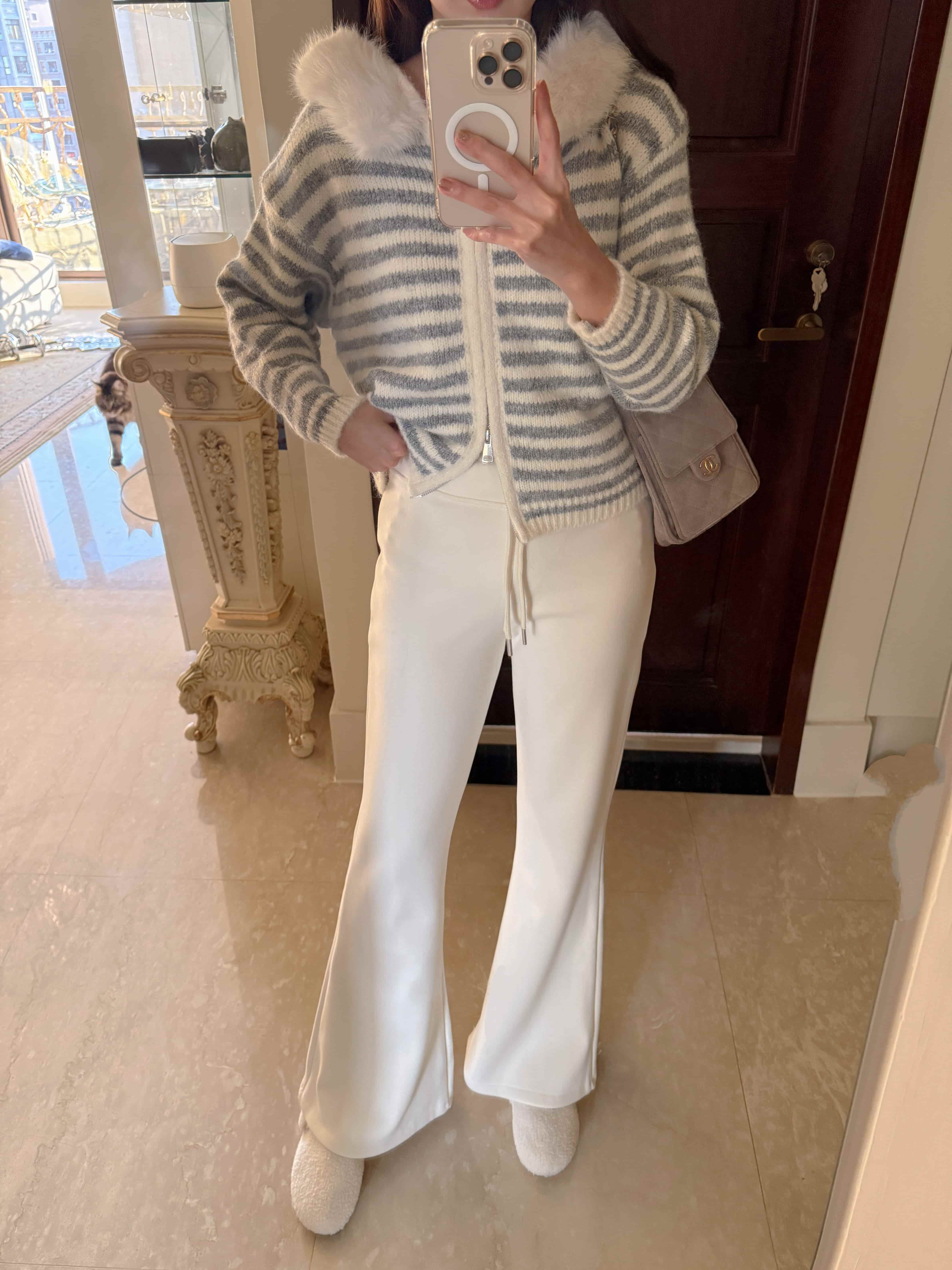 {"ARInfo":{"IsUseAR":false},"Version":"1.0.0","MakeupInfo":{"IsUseMakeup":false},"FaceliftInfo":{"IsChangeEyeLift":false,"IsChangeFacelift":false,"IsChangePostureLift":false,"IsChangeNose":false,"IsChangeFaceChin":false,"IsChangeMouth":false,"IsChangeThinFace":true},"BeautyInfo":{"SwitchMedicatedAcne":false,"IsAIBeauty":false,"IsBrightEyes":false,"IsSharpen":false,"IsOldBeauty":false,"IsReduceBlackEyes":false},"HandlerInfo":{"AppName":2},"FilterInfo":{"IsUseFilter":false}}