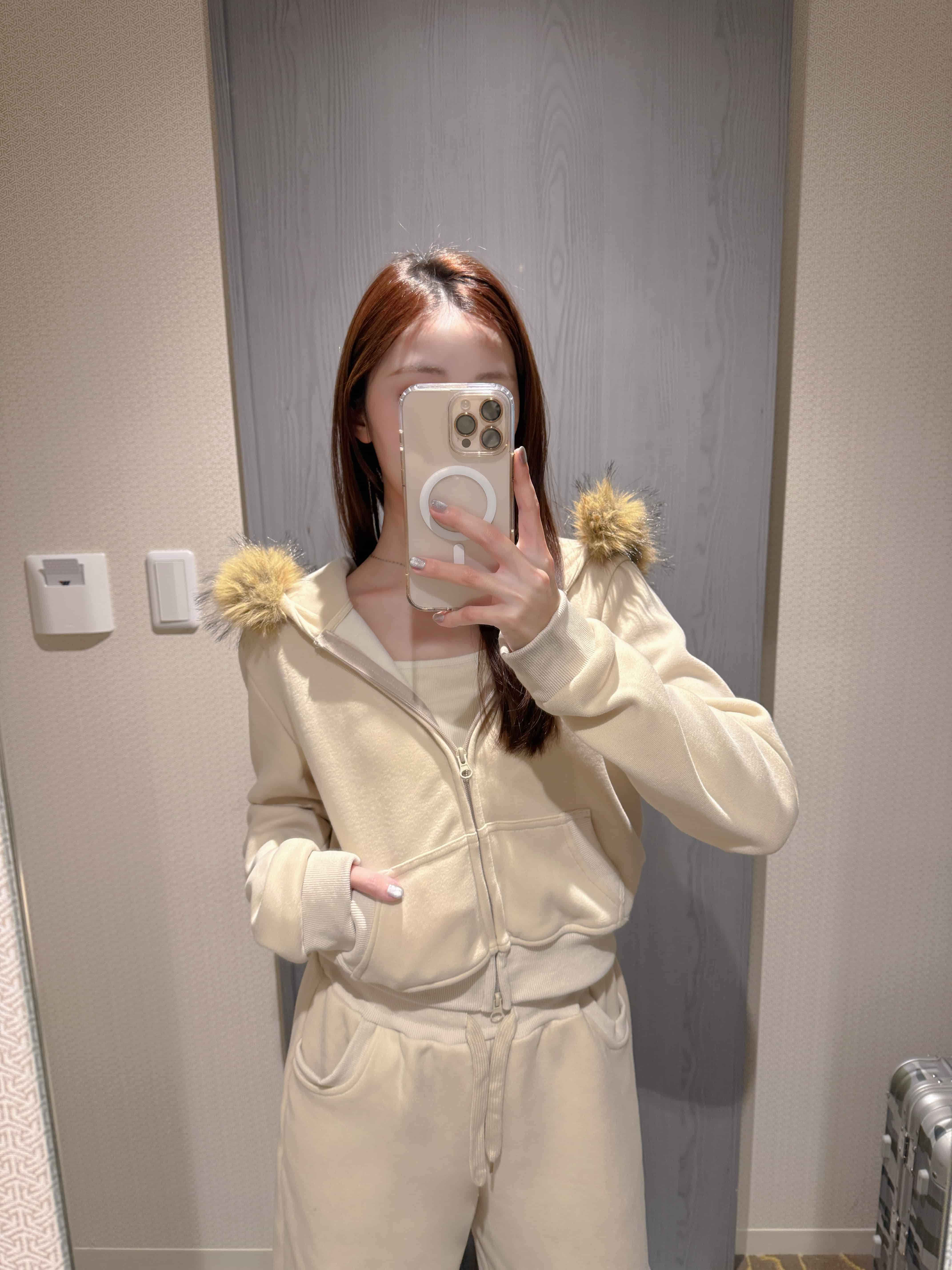 {"ARInfo":{"IsUseAR":false},"Version":"1.0.0","MakeupInfo":{"IsUseMakeup":false},"FaceliftInfo":{"IsChangeEyeLift":false,"IsChangeFacelift":false,"IsChangePostureLift":false,"IsChangeNose":false,"IsChangeFaceChin":false,"IsChangeMouth":false,"IsChangeThinFace":true},"BeautyInfo":{"IsAIBeauty":false,"OldBeautyCount":1,"IsSharpen":false,"SwitchMedicatedAcne":false,"IsBrightEyes":false,"IsOldBeauty":false,"IsReduceBlackEyes":false},"HandlerInfo":{"AppName":2},"FilterInfo":{"IsUseFilter":false}}