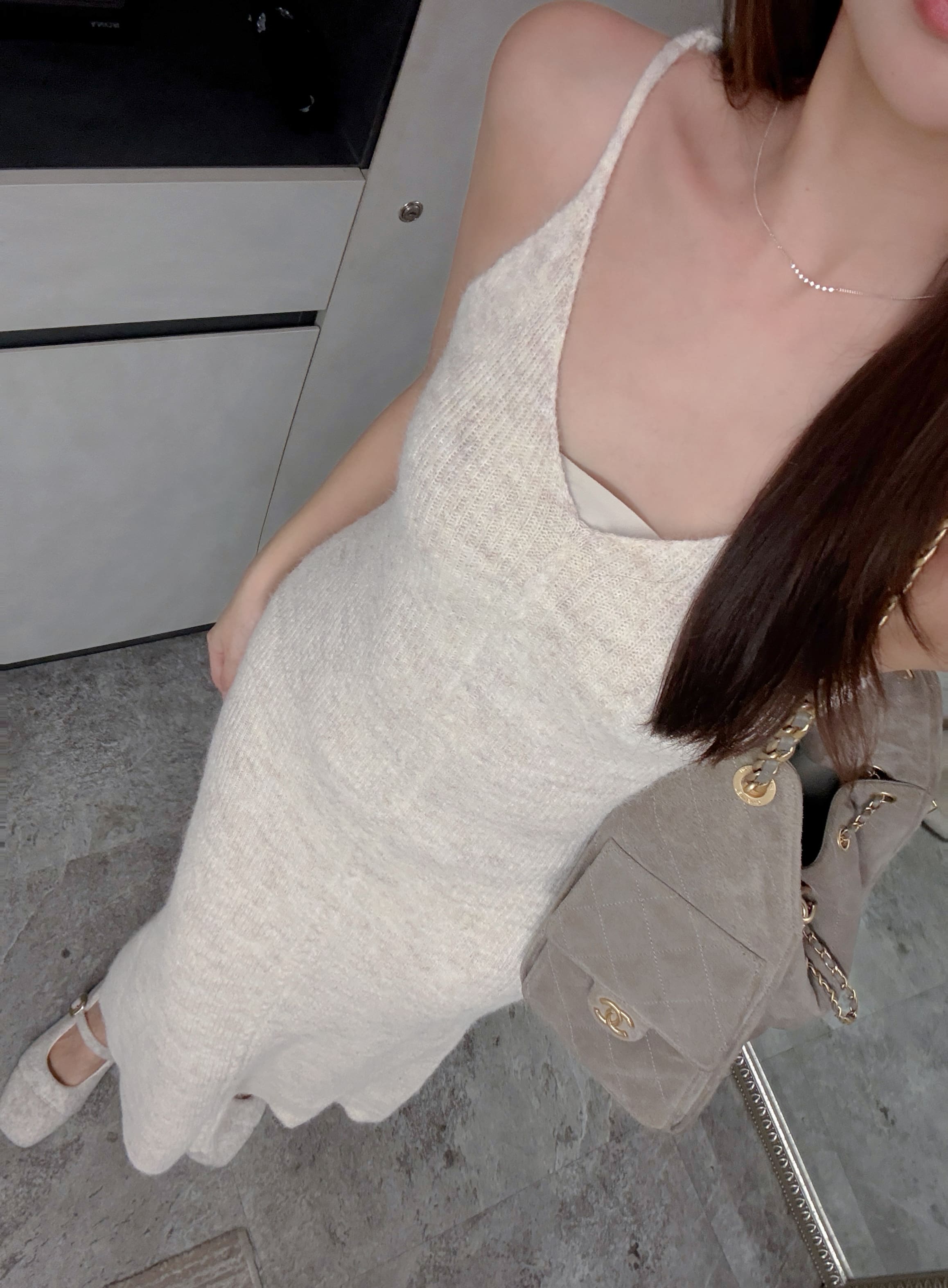 {"ARInfo":{"IsUseAR":false},"Version":"1.0.0","MakeupInfo":{"IsUseMakeup":false},"FaceliftInfo":{"IsChangeEyeLift":false,"IsChangeFacelift":false,"IsChangePostureLift":false,"IsChangeNose":false,"IsChangeFaceChin":false,"IsChangeMouth":false,"IsChangeThinFace":true},"BeautyInfo":{"IsAIBeauty":false,"OldBeautyCount":1,"IsSharpen":false,"SwitchMedicatedAcne":false,"IsBrightEyes":false,"IsOldBeauty":false,"IsReduceBlackEyes":false},"HandlerInfo":{"AppName":2},"FilterInfo":{"IsUseFilter":false}}