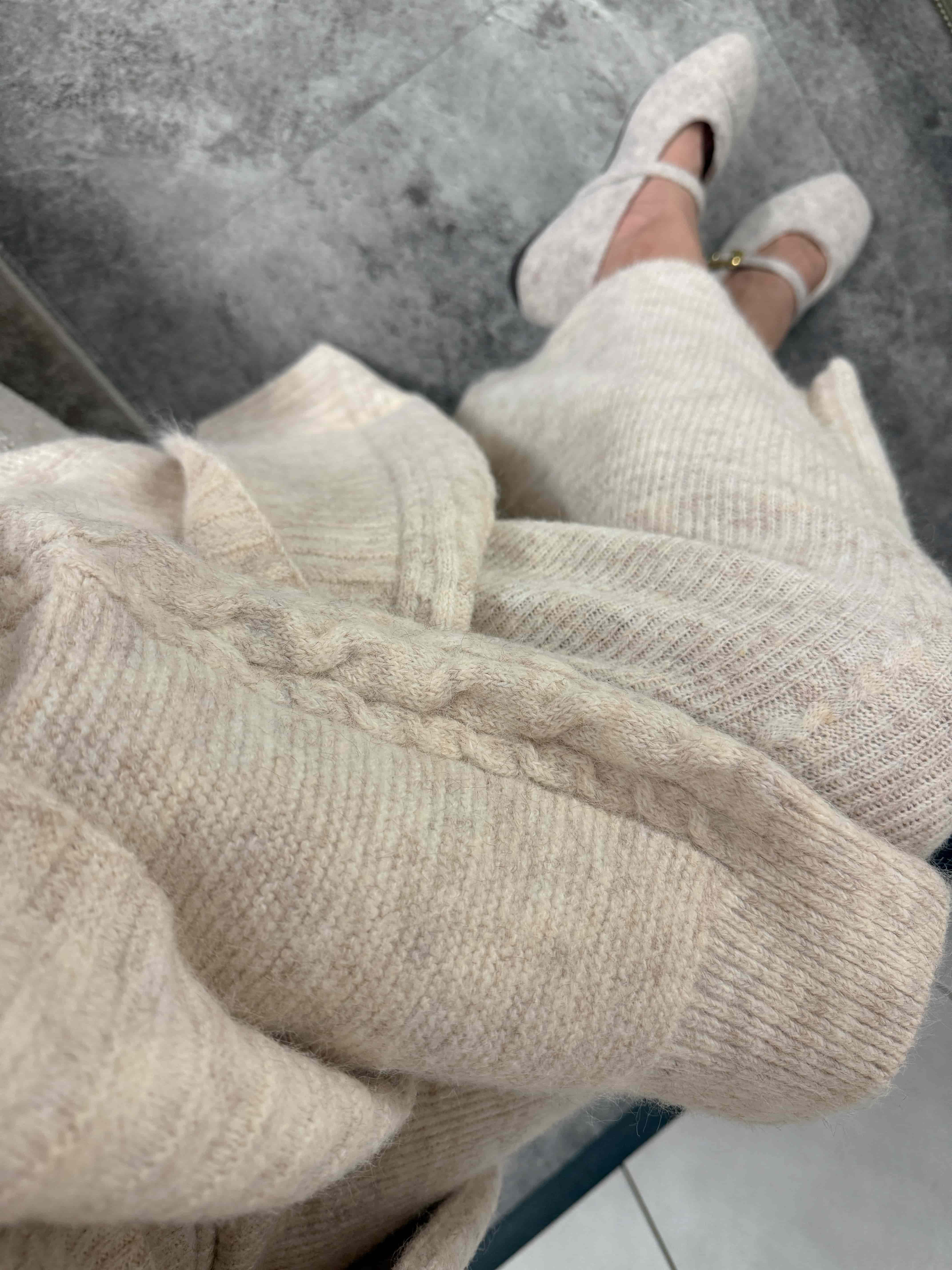 {"ARInfo":{"IsUseAR":false},"Version":"1.0.0","MakeupInfo":{"IsUseMakeup":false},"FaceliftInfo":{"IsChangeEyeLift":false,"IsChangeFacelift":false,"IsChangePostureLift":false,"IsChangeNose":false,"IsChangeFaceChin":false,"IsChangeMouth":false,"IsChangeThinFace":false},"BeautyInfo":{"SwitchMedicatedAcne":false,"IsAIBeauty":false,"IsBrightEyes":false,"IsSharpen":false,"IsOldBeauty":false,"IsReduceBlackEyes":false},"HandlerInfo":{"AppName":2},"FilterInfo":{"IsUseFilter":false}}