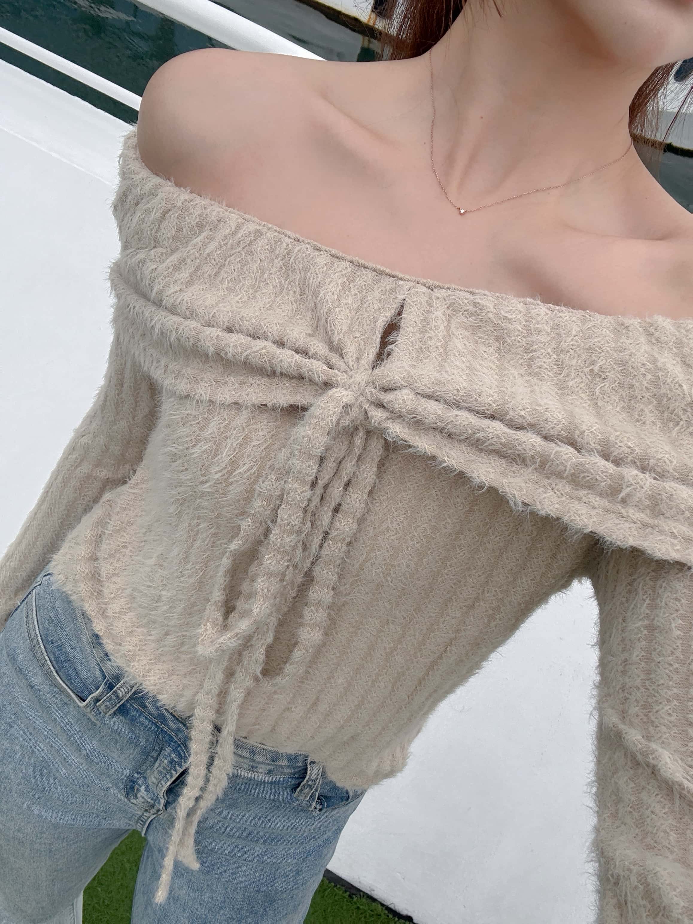 {"ARInfo":{"IsUseAR":false},"Version":"1.0.0","MakeupInfo":{"IsUseMakeup":false},"FaceliftInfo":{"IsChangeEyeLift":false,"IsChangeFacelift":false,"IsChangePostureLift":false,"IsChangeNose":false,"IsChangeFaceChin":false,"IsChangeMouth":false,"IsChangeThinFace":true},"BeautyInfo":{"IsAIBeauty":false,"OldBeautyCount":1,"IsSharpen":false,"SwitchMedicatedAcne":false,"IsBrightEyes":false,"IsOldBeauty":false,"IsReduceBlackEyes":false},"HandlerInfo":{"AppName":2},"FilterInfo":{"IsUseFilter":false}}