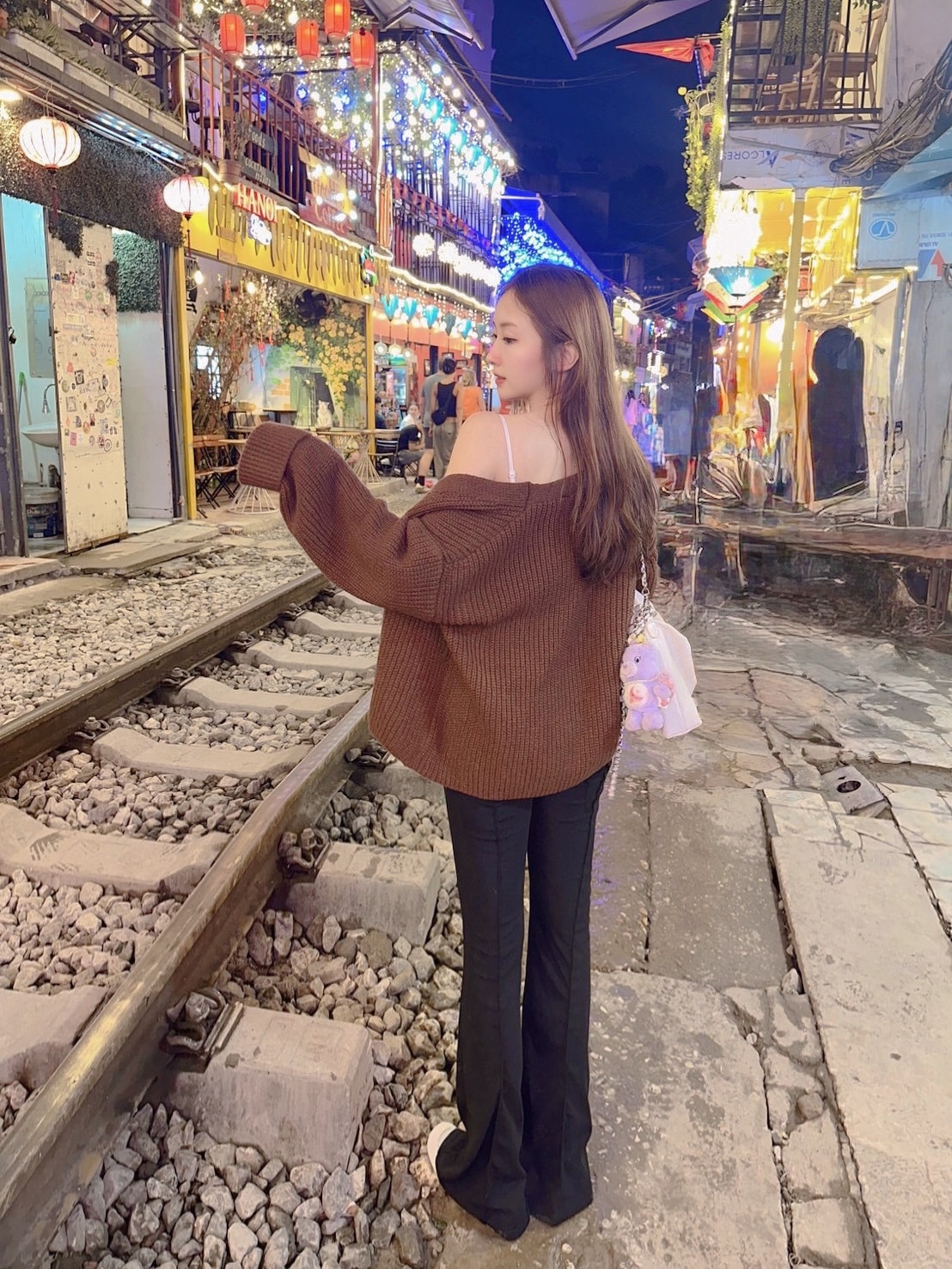 {"ARInfo":{"IsUseAR":false},"Version":"1.0.0","MakeupInfo":{"IsUseMakeup":false},"FaceliftInfo":{"IsChangeEyeLift":false,"IsChangeFacelift":false,"IsChangePostureLift":false,"IsChangeNose":false,"IsChangeFaceChin":false,"IsChangeMouth":false,"IsChangeThinFace":true},"BeautyInfo":{"SwitchMedicatedAcne":false,"IsAIBeauty":false,"IsBrightEyes":false,"IsSharpen":false,"IsOldBeauty":false,"IsReduceBlackEyes":false},"HandlerInfo":{"AppName":2},"FilterInfo":{"IsUseFilter":false}}