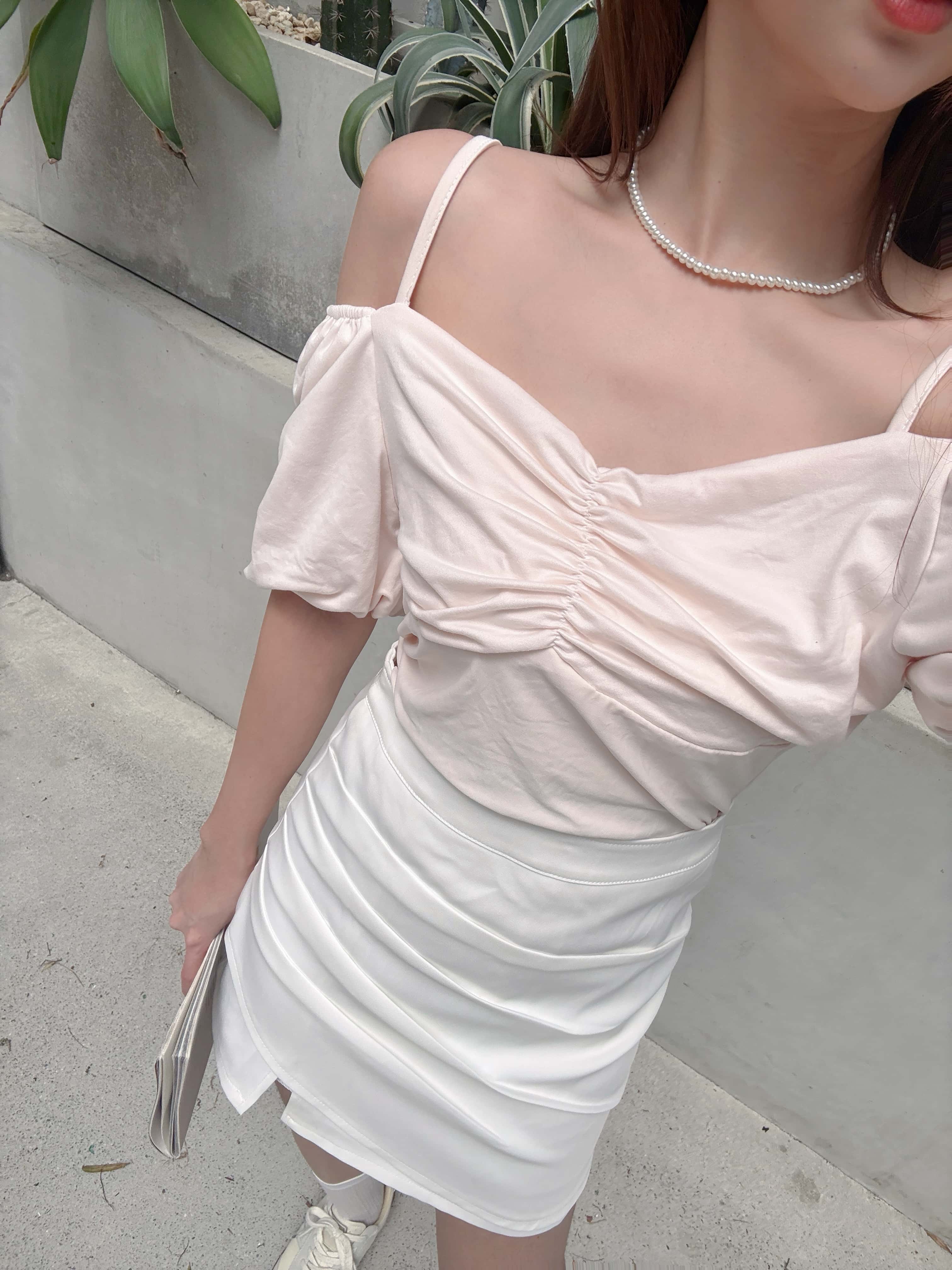 {"ARInfo":{"IsUseAR":false},"Version":"1.0.0","MakeupInfo":{"IsUseMakeup":false},"FaceliftInfo":{"IsChangeEyeLift":false,"IsChangeFacelift":false,"IsChangePostureLift":false,"IsChangeNose":false,"IsChangeFaceChin":false,"IsChangeMouth":false,"IsChangeThinFace":true},"BeautyInfo":{"IsAIBeauty":false,"OldBeautyCount":1,"IsSharpen":false,"SwitchMedicatedAcne":false,"IsBrightEyes":false,"IsOldBeauty":false,"IsReduceBlackEyes":false},"HandlerInfo":{"AppName":2},"FilterInfo":{"IsUseFilter":false}}